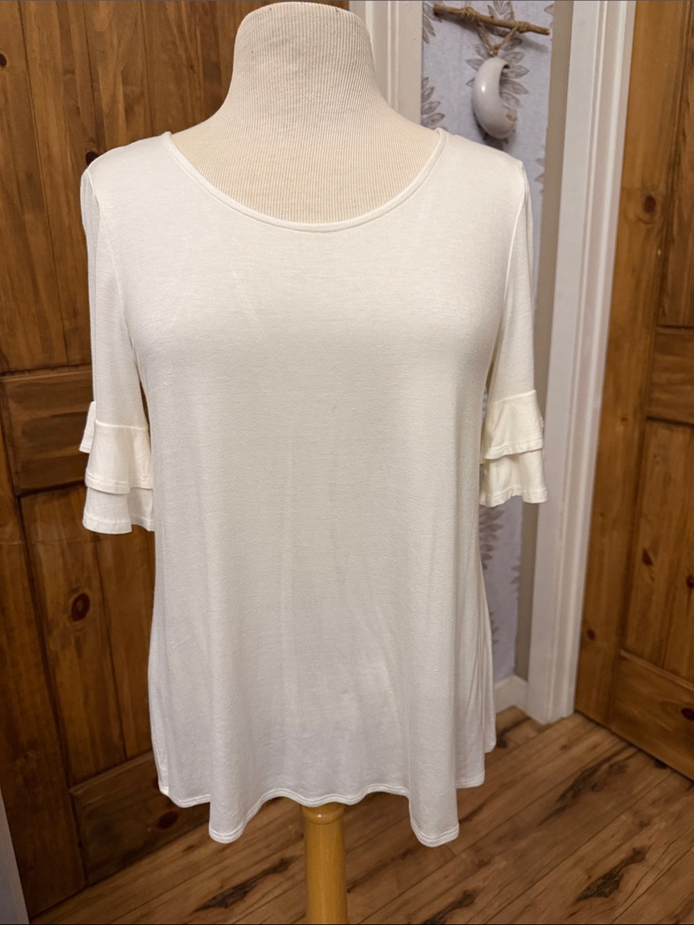 Maurices Cream Short Sleeve Ruffle-Sleeve Tee